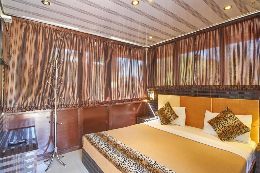 Green Leaf Home Stay Thekkady Esterno foto