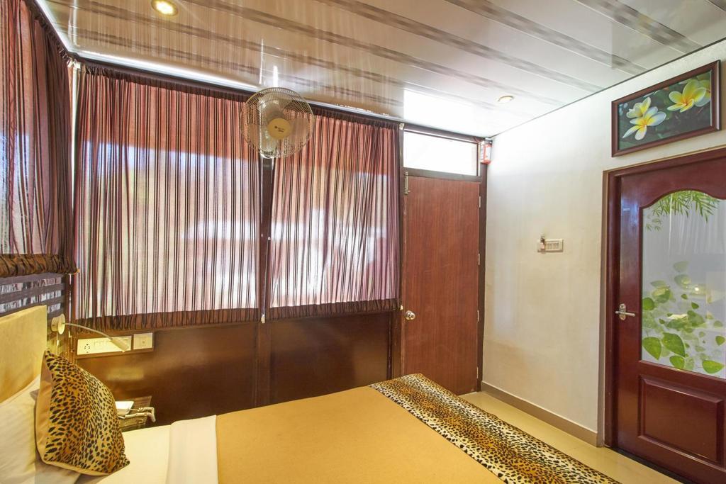 Green Leaf Home Stay Thekkady Esterno foto